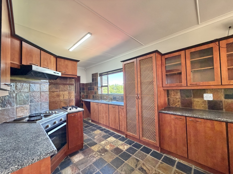 4 Bedroom Property for Sale in Noorsekloof Eastern Cape